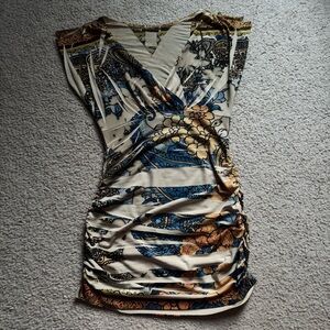 Body Central Y2K Floral Patterned Top With Ruched Sides